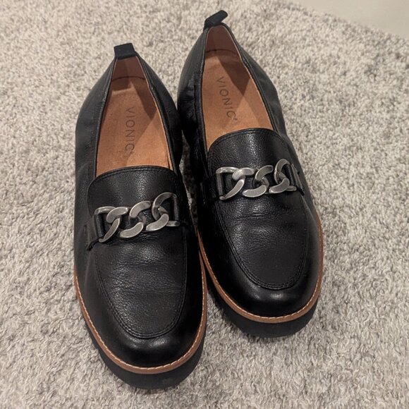 Vionic Women's Cynthia Leather Chain Lightweight Slip On Loafers 8 - Picture 5 of 7